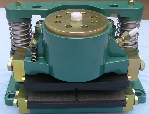 1.5MW机组高速轴主动式刹车器